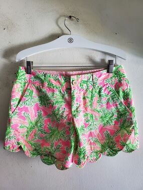 Lilly Pulitzer Buttercup Short Size 2.